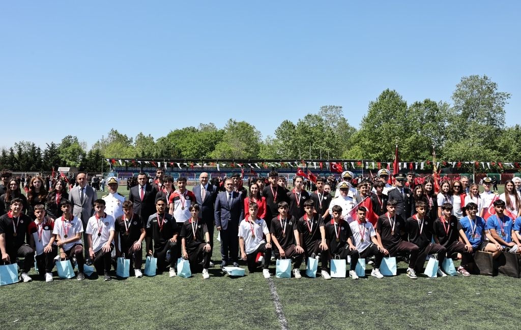 19 Mayis Ataturku Anma Genclik Ve Spor Bayraminin 106. Yil Donumu Beykozda Sevinc Ve Coskuyla Kutlanirken Renkli Goruntulere Sahne Oldu. 11