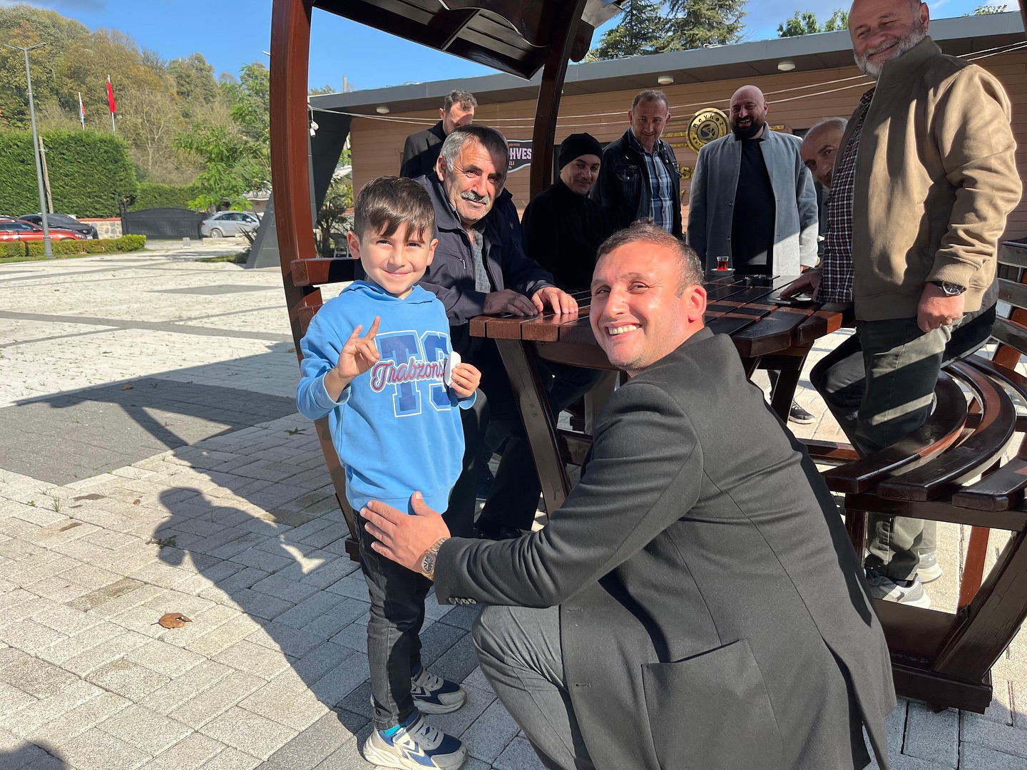 582589954 17982264293921282 7892308601814537595 N