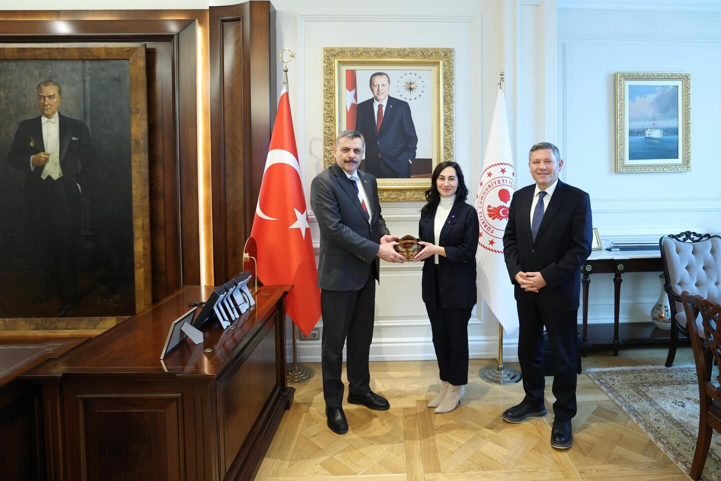 652063802 17935966413188645 116537164376345582 N