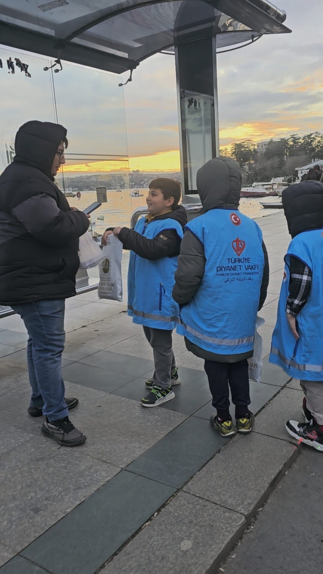 B8D9F498 187F 4Dfb 84C3 0Ab7F784622C