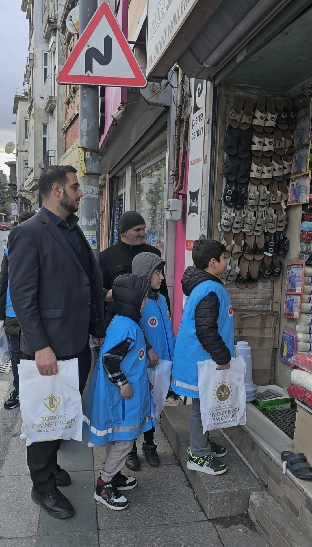 Fe85Edf8 Ebb7 4032 B99C 218Bb254E955