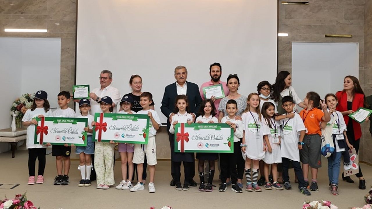 Beykoz’un çevreci “Yeşil Okulları” ödüllerine kavuştu