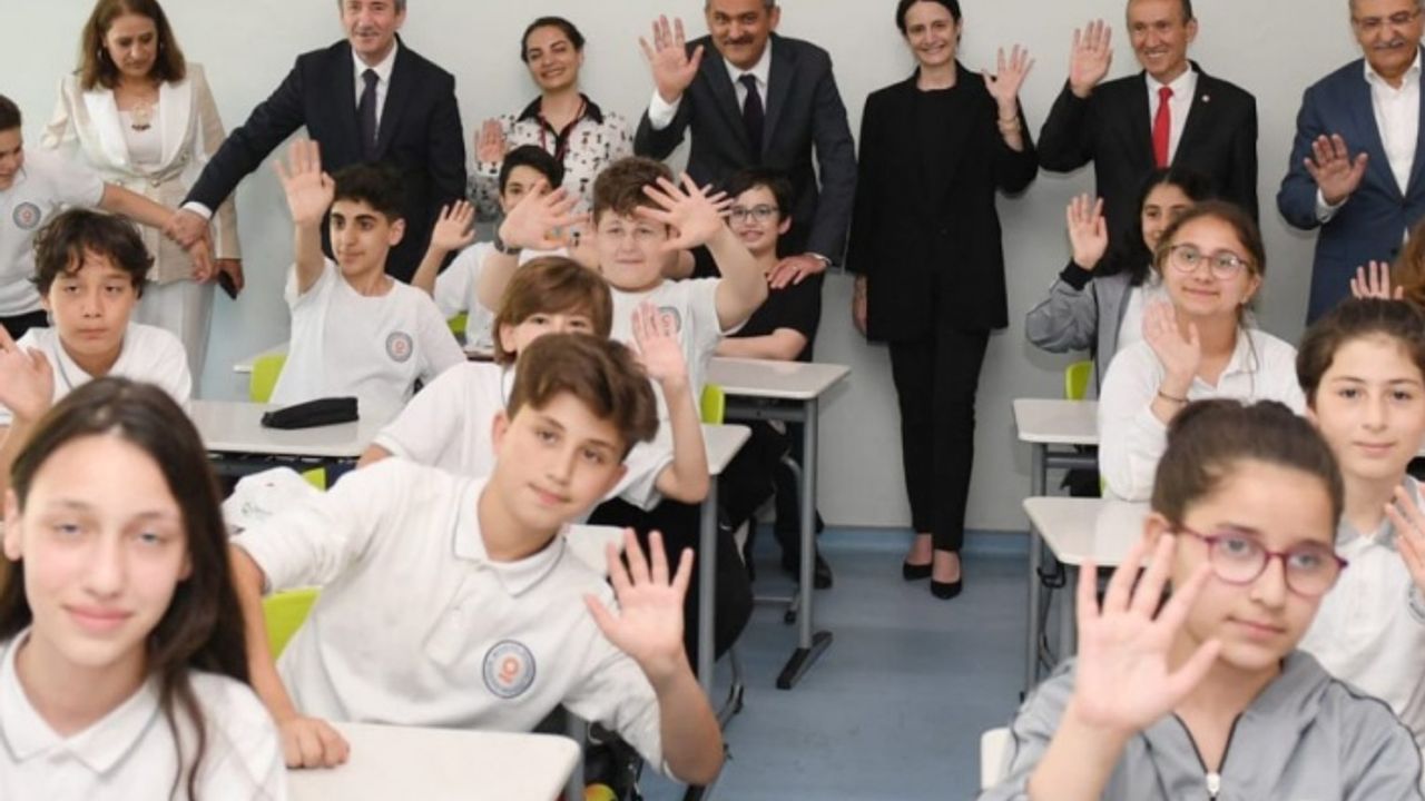 Milli Eğitim Bakanı’ndan Beykoz’da okul ziyareti