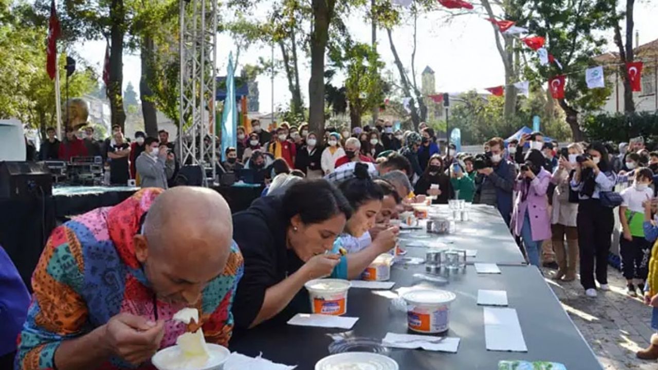 Kanlıca Yoğurt Festivali’nde 4 bin kişi yoğurt yedi