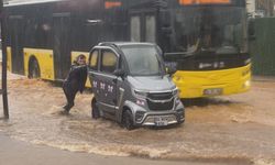 Beykoz'da Sürücüler Araçlarını İterek İlerledi