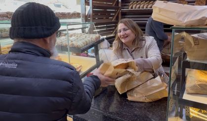 Gümüşsuyu’nda Ramazan Bereketi: Muhtar Zekiye Kambur’dan 10 Bin Pide, 250 Haneye Erzak