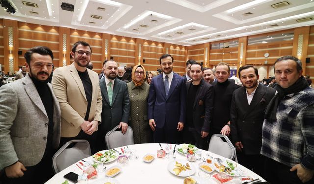 AK Parti İstanbul İl Başkanı Özdemir'den Basın Mensuplarına Kahvaltı