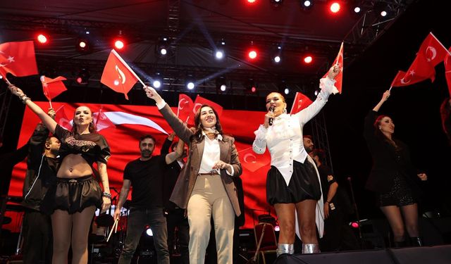 Beykoz’da 19 Mayıs Coşkusu Demet Akalın Konseriyle Zirve Yaptı