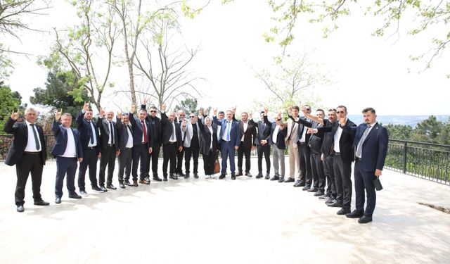 MHP'nin Yeni Başkanı Gündoğdu ve Yönetimi Bismillah Dedi