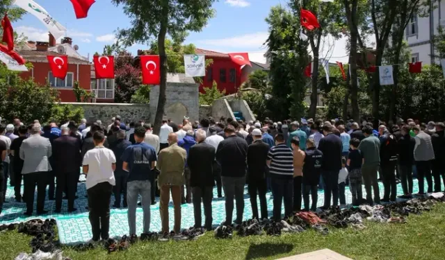 İstanbul’un Fethi’nin 573. Yılında Anadoluhisarı Namazgâhı Yeniden İbadete Açıldı