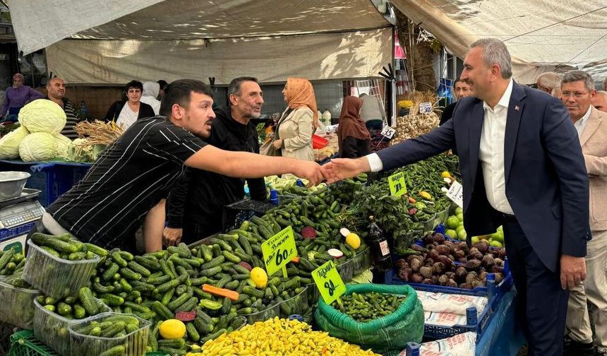 AK Parti'li vekiller Beykoz'da sokağa indi