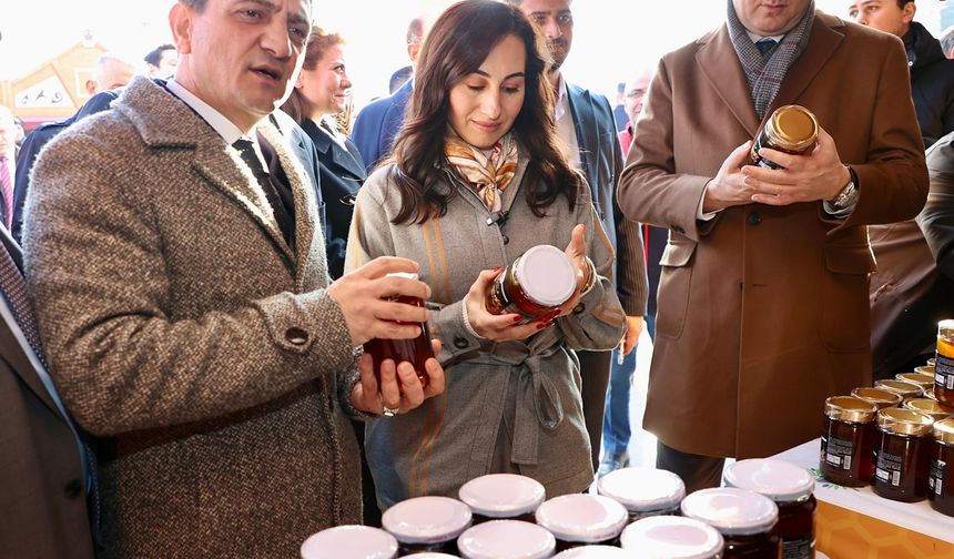 10. Geleneksel Beykoz Bal Festivali Kapılarını Açtı