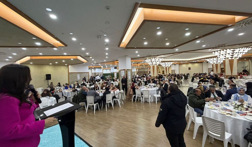 Beykoz’da Gönül Sofrası Kuruldu: Kavacık’ta Bin Kişilik İftar