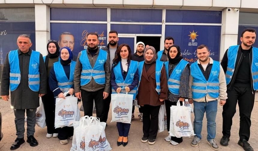 AK Parti Beykoz Gençlik Kolları’ndan “İftara 5 Kala” İkramı