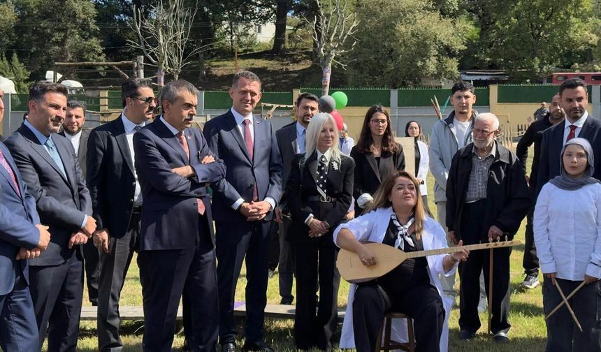 Bakan Tekin Beykoz’daki Bozhane Tabiat Mektebi’ni Ziyaret Etti